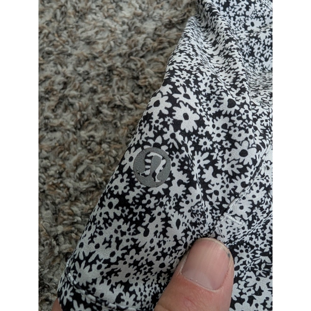 Lululemon Speed Up Shorts Womens 6 Black White Floral 3' Running - Picture 7 of 10